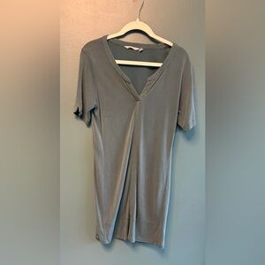 Athleta Green V-Neck Short Sleeve Workout dress size s